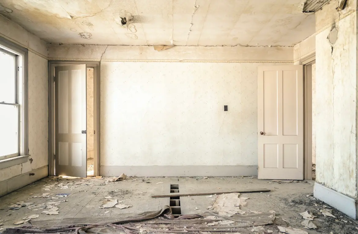 Waste disposal crew managing a cleanout project in Bristol